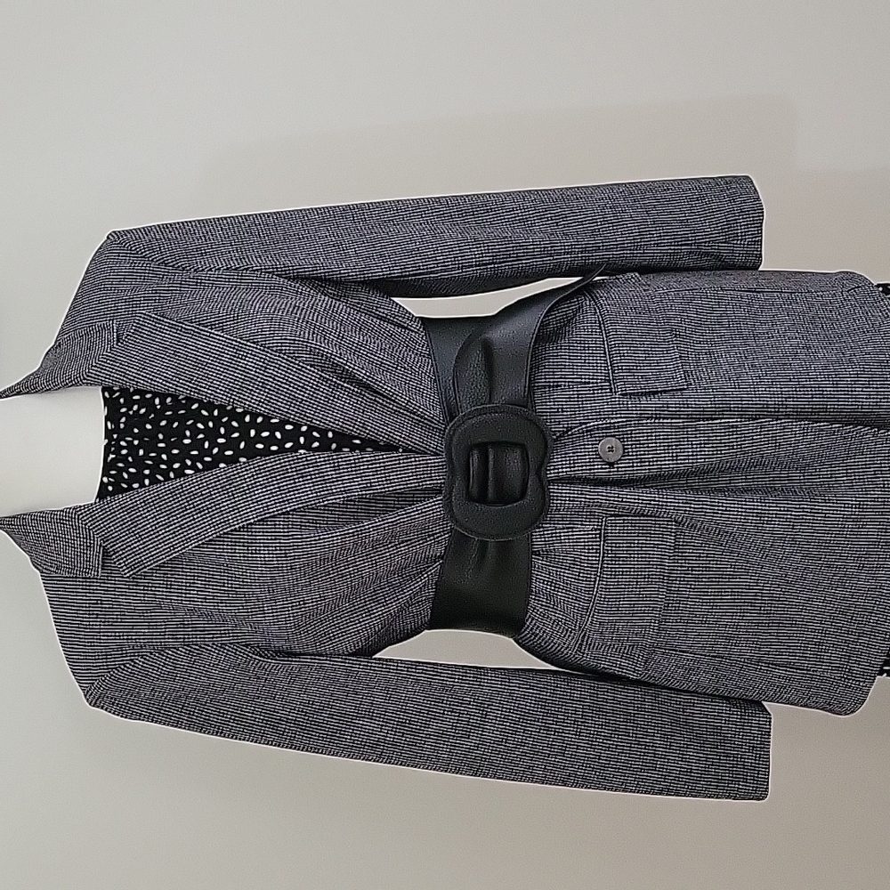 Theory casual blazer size 6 US.